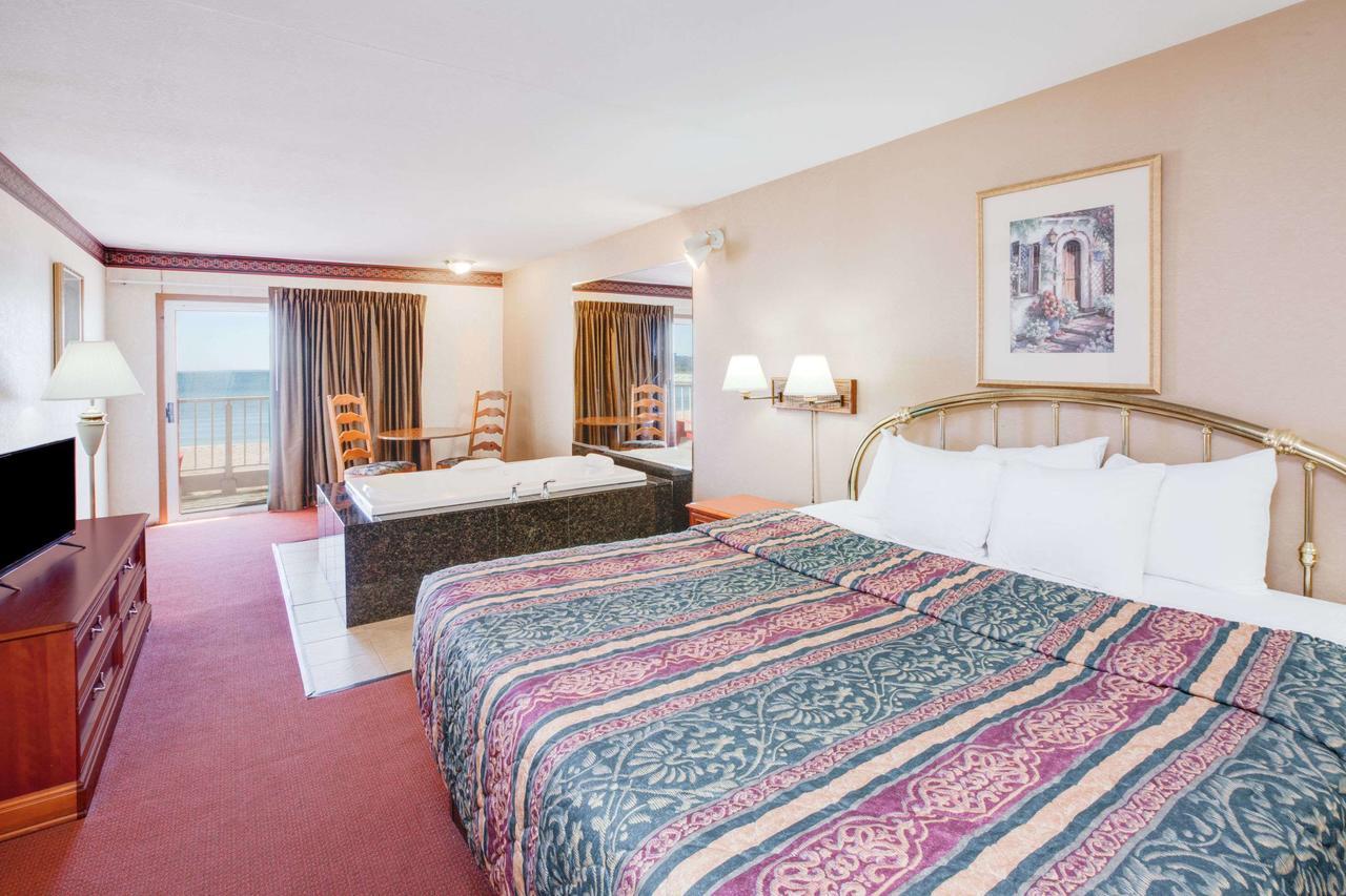 Super 8 Beachfront By Wyndham Mackinaw City, Mi Exteriér fotografie